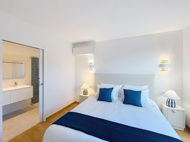 maison à vendre - 7 pièces - 250.0 m2 - LA CROIX VALMER - 83 - PROVENCE-ALPES-COTE-D-AZUR - Century 21 Bianchi Transactions