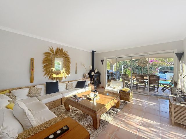 maison à vendre - 5 pièces - 122.0 m2 - CAVALAIRE SUR MER - 83 - PROVENCE-ALPES-COTE-D-AZUR - Century 21 Bianchi Transactions