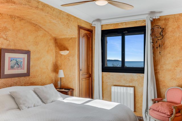 maison à vendre - 5 pièces - 173.0 m2 - CAVALAIRE SUR MER - 83 - PROVENCE-ALPES-COTE-D-AZUR - Century 21 Bianchi Transactions