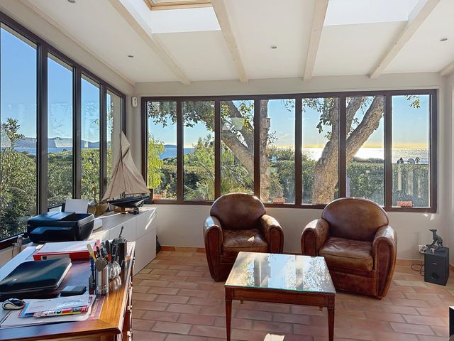 maison à vendre - 5 pièces - 173.0 m2 - CAVALAIRE SUR MER - 83 - PROVENCE-ALPES-COTE-D-AZUR - Century 21 Bianchi Transactions