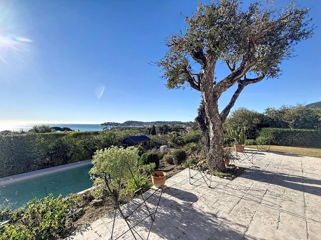 maison à vendre - 5 pièces - 173.0 m2 - CAVALAIRE SUR MER - 83 - PROVENCE-ALPES-COTE-D-AZUR - Century 21 Bianchi Transactions