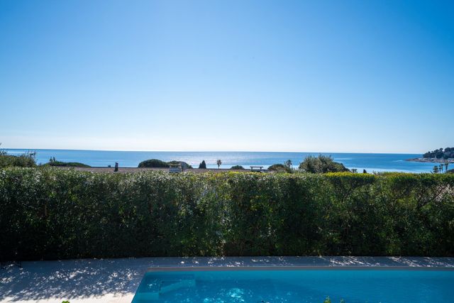 maison à vendre - 5 pièces - 173.0 m2 - CAVALAIRE SUR MER - 83 - PROVENCE-ALPES-COTE-D-AZUR - Century 21 Bianchi Transactions