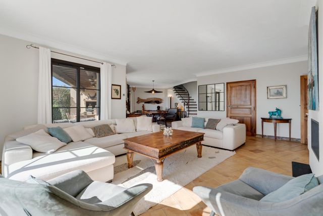 maison à vendre - 5 pièces - 173.0 m2 - CAVALAIRE SUR MER - 83 - PROVENCE-ALPES-COTE-D-AZUR - Century 21 Bianchi Transactions