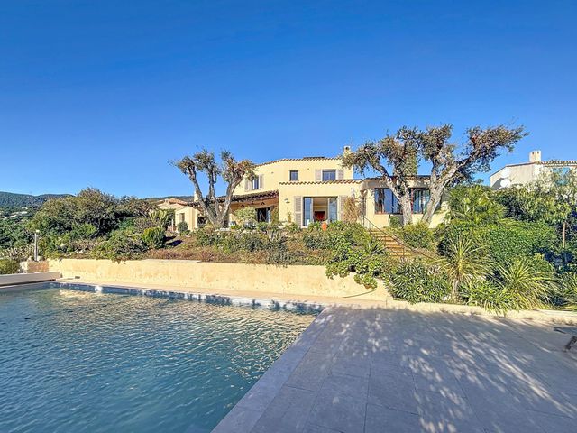 maison à vendre - 5 pièces - 173.0 m2 - CAVALAIRE SUR MER - 83 - PROVENCE-ALPES-COTE-D-AZUR - Century 21 Bianchi Transactions