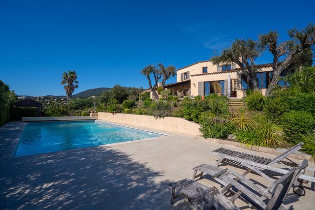 maison à vendre - 5 pièces - 173.0 m2 - CAVALAIRE SUR MER - 83 - PROVENCE-ALPES-COTE-D-AZUR - Century 21 Bianchi Transactions