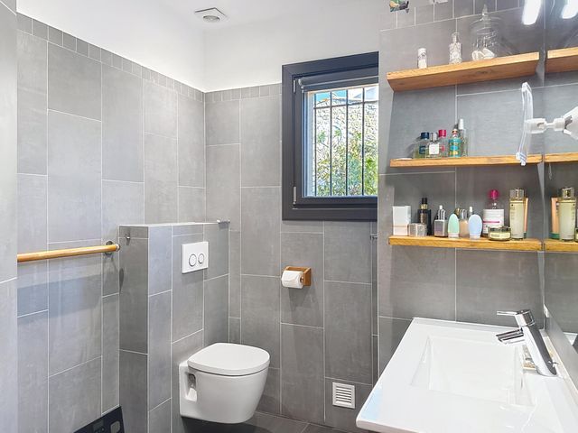 maison à vendre - 5 pièces - 173.0 m2 - CAVALAIRE SUR MER - 83 - PROVENCE-ALPES-COTE-D-AZUR - Century 21 Bianchi Transactions