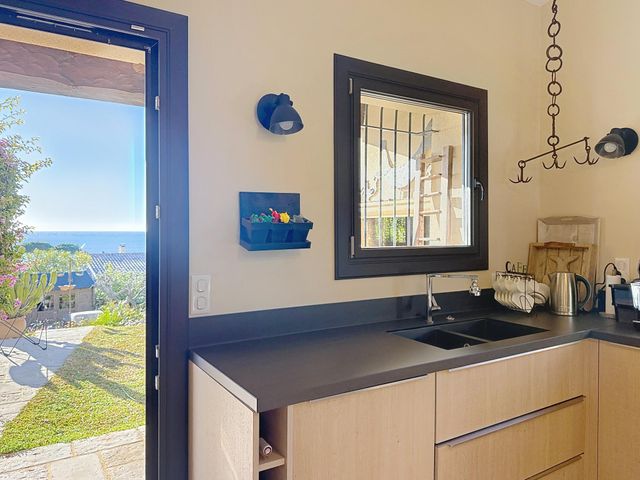 maison à vendre - 5 pièces - 173.0 m2 - CAVALAIRE SUR MER - 83 - PROVENCE-ALPES-COTE-D-AZUR - Century 21 Bianchi Transactions