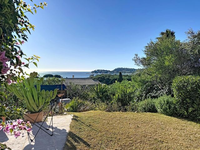 maison à vendre - 5 pièces - 173.0 m2 - CAVALAIRE SUR MER - 83 - PROVENCE-ALPES-COTE-D-AZUR - Century 21 Bianchi Transactions