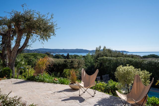 maison à vendre - 5 pièces - 173.0 m2 - CAVALAIRE SUR MER - 83 - PROVENCE-ALPES-COTE-D-AZUR - Century 21 Bianchi Transactions