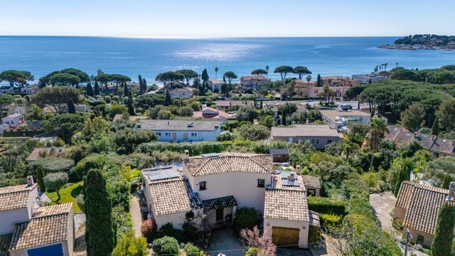 maison à vendre - 5 pièces - 173.0 m2 - CAVALAIRE SUR MER - 83 - PROVENCE-ALPES-COTE-D-AZUR - Century 21 Bianchi Transactions