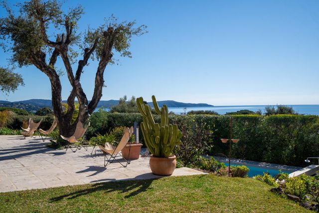 maison à vendre - 5 pièces - 173.0 m2 - CAVALAIRE SUR MER - 83 - PROVENCE-ALPES-COTE-D-AZUR - Century 21 Bianchi Transactions