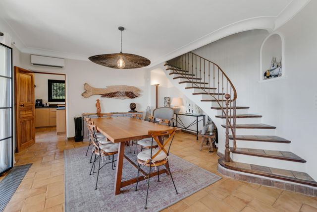 maison à vendre - 5 pièces - 173.0 m2 - CAVALAIRE SUR MER - 83 - PROVENCE-ALPES-COTE-D-AZUR - Century 21 Bianchi Transactions