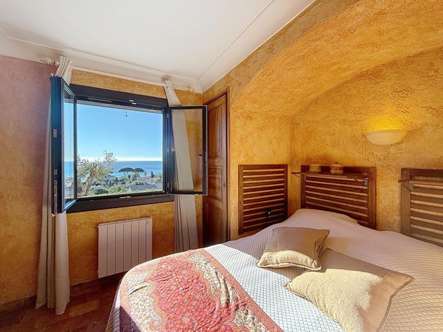 maison à vendre - 5 pièces - 173.0 m2 - CAVALAIRE SUR MER - 83 - PROVENCE-ALPES-COTE-D-AZUR - Century 21 Bianchi Transactions