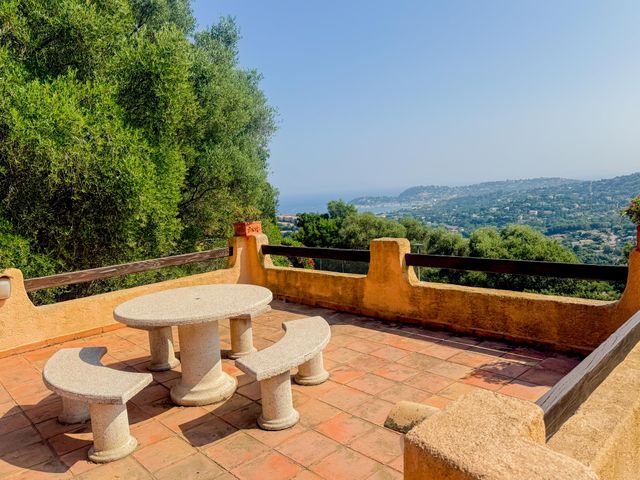 maison à vendre - 5 pièces - 140.0 m2 - CAVALAIRE SUR MER - 83 - PROVENCE-ALPES-COTE-D-AZUR - Century 21 Bianchi Transactions