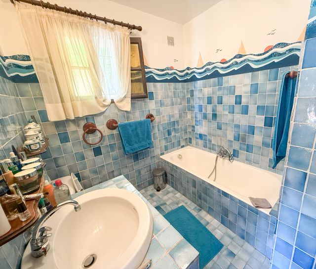 maison à vendre - 5 pièces - 140.0 m2 - CAVALAIRE SUR MER - 83 - PROVENCE-ALPES-COTE-D-AZUR - Century 21 Bianchi Transactions