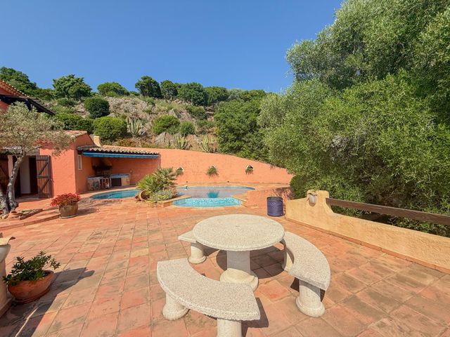 maison à vendre - 5 pièces - 140.0 m2 - CAVALAIRE SUR MER - 83 - PROVENCE-ALPES-COTE-D-AZUR - Century 21 Bianchi Transactions