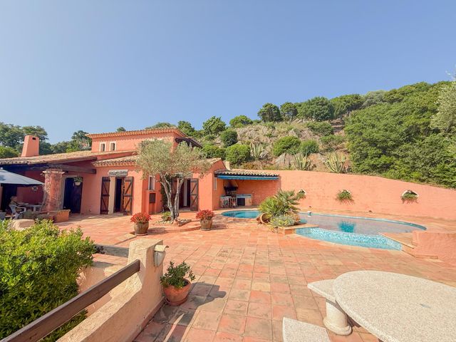 maison à vendre - 5 pièces - 140.0 m2 - CAVALAIRE SUR MER - 83 - PROVENCE-ALPES-COTE-D-AZUR - Century 21 Bianchi Transactions