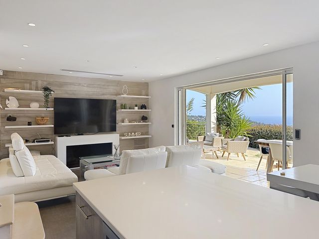 maison à vendre - 5 pièces - 110.0 m2 - CAVALAIRE SUR MER - 83 - PROVENCE-ALPES-COTE-D-AZUR - Century 21 Bianchi Transactions