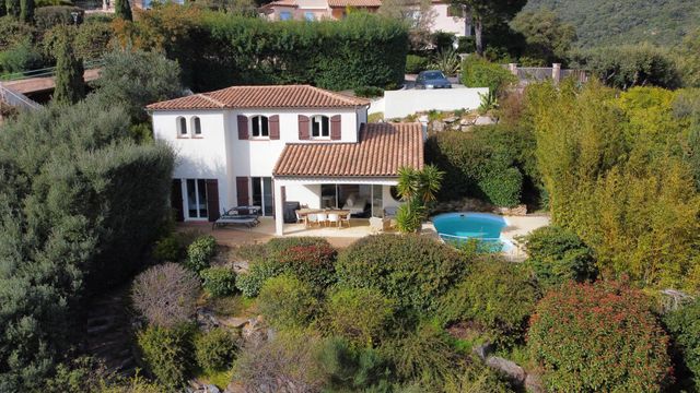 maison à vendre - 5 pièces - 110.0 m2 - CAVALAIRE SUR MER - 83 - PROVENCE-ALPES-COTE-D-AZUR - Century 21 Bianchi Transactions