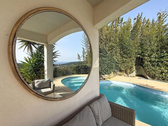 maison à vendre - 5 pièces - 110.0 m2 - CAVALAIRE SUR MER - 83 - PROVENCE-ALPES-COTE-D-AZUR - Century 21 Bianchi Transactions