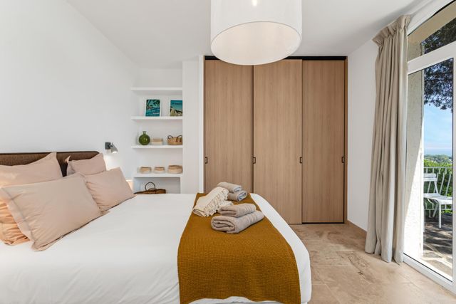 maison à vendre - 7 pièces - 150.0 m2 - CAVALAIRE SUR MER - 83 - PROVENCE-ALPES-COTE-D-AZUR - Century 21 Bianchi Transactions