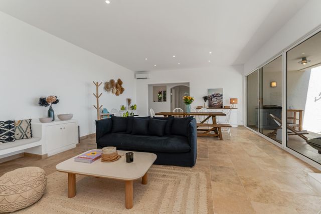 maison à vendre - 7 pièces - 150.0 m2 - CAVALAIRE SUR MER - 83 - PROVENCE-ALPES-COTE-D-AZUR - Century 21 Bianchi Transactions