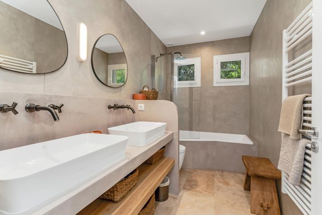 maison à vendre - 7 pièces - 150.0 m2 - CAVALAIRE SUR MER - 83 - PROVENCE-ALPES-COTE-D-AZUR - Century 21 Bianchi Transactions