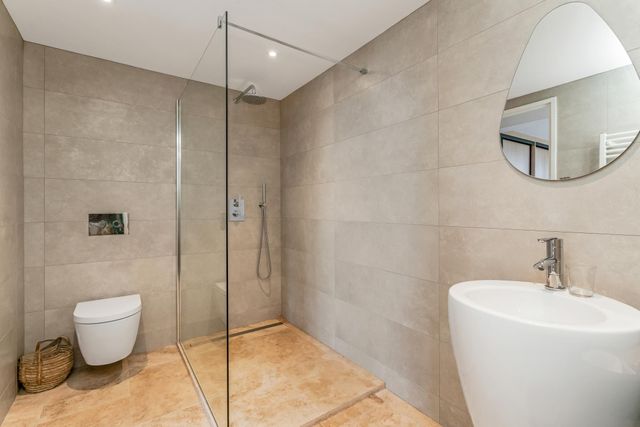 maison à vendre - 7 pièces - 150.0 m2 - CAVALAIRE SUR MER - 83 - PROVENCE-ALPES-COTE-D-AZUR - Century 21 Bianchi Transactions