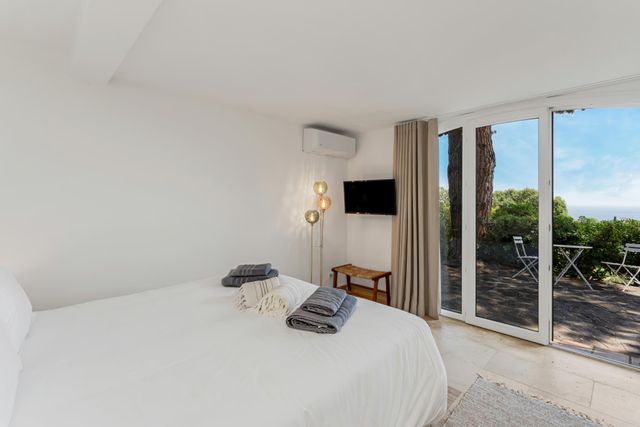 maison à vendre - 7 pièces - 150.0 m2 - CAVALAIRE SUR MER - 83 - PROVENCE-ALPES-COTE-D-AZUR - Century 21 Bianchi Transactions