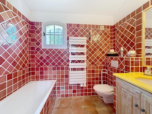 maison à vendre - 8 pièces - 220.0 m2 - CAVALAIRE SUR MER - 83 - PROVENCE-ALPES-COTE-D-AZUR - Century 21 Bianchi Transactions