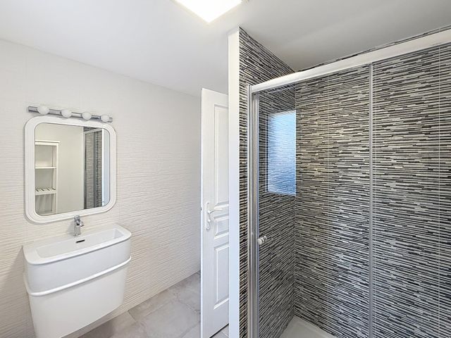 maison à vendre - 8 pièces - 220.0 m2 - CAVALAIRE SUR MER - 83 - PROVENCE-ALPES-COTE-D-AZUR - Century 21 Bianchi Transactions