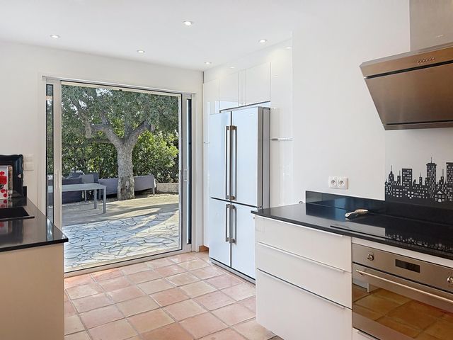 maison à vendre - 8 pièces - 220.0 m2 - CAVALAIRE SUR MER - 83 - PROVENCE-ALPES-COTE-D-AZUR - Century 21 Bianchi Transactions