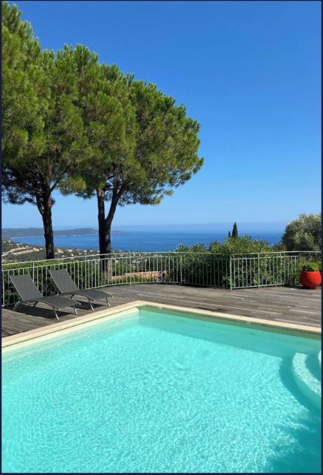 maison à vendre - 8 pièces - 220.0 m2 - CAVALAIRE SUR MER - 83 - PROVENCE-ALPES-COTE-D-AZUR - Century 21 Bianchi Transactions