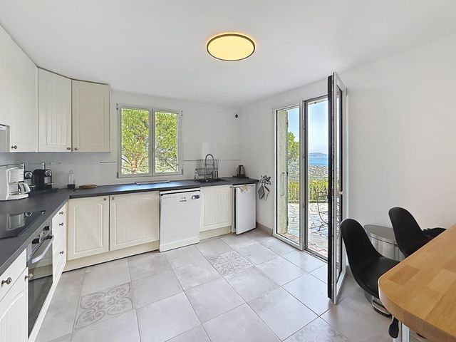 maison à vendre - 8 pièces - 220.0 m2 - CAVALAIRE SUR MER - 83 - PROVENCE-ALPES-COTE-D-AZUR - Century 21 Bianchi Transactions