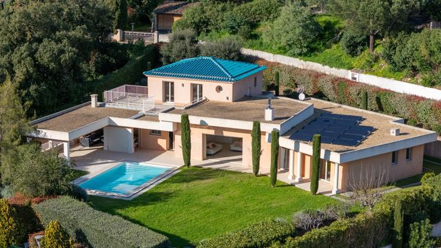 maison à vendre - 8 pièces - 300.0 m2 - CAVALAIRE SUR MER - 83 - PROVENCE-ALPES-COTE-D-AZUR - Century 21 Bianchi Transactions