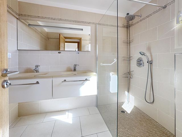 maison à vendre - 8 pièces - 300.0 m2 - CAVALAIRE SUR MER - 83 - PROVENCE-ALPES-COTE-D-AZUR - Century 21 Bianchi Transactions