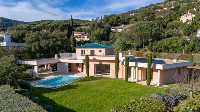 maison à vendre - 8 pièces - 300.0 m2 - CAVALAIRE SUR MER - 83 - PROVENCE-ALPES-COTE-D-AZUR - Century 21 Bianchi Transactions