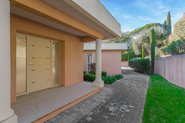 maison à vendre - 8 pièces - 300.0 m2 - CAVALAIRE SUR MER - 83 - PROVENCE-ALPES-COTE-D-AZUR - Century 21 Bianchi Transactions