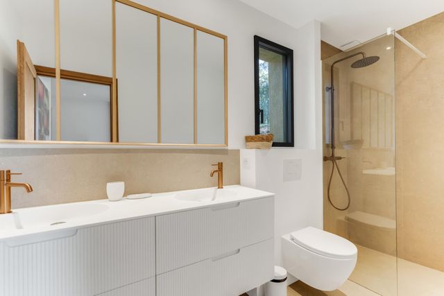 maison à vendre - 7 pièces - 186.0 m2 - GASSIN - 83 - PROVENCE-ALPES-COTE-D-AZUR - Century 21 Bianchi Transactions