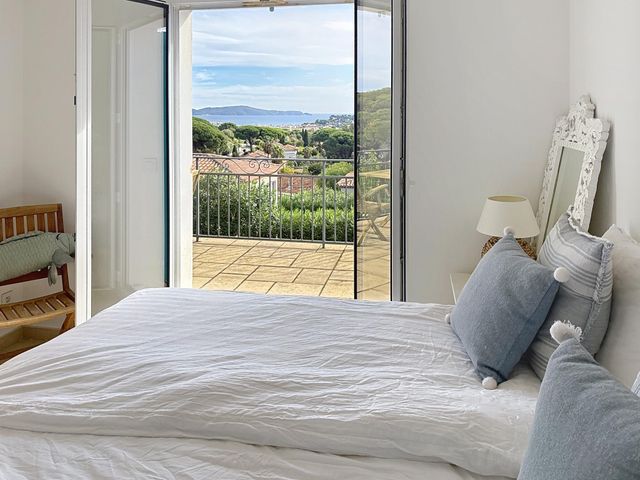 maison à vendre - 5 pièces - 140.0 m2 - CAVALAIRE SUR MER - 83 - PROVENCE-ALPES-COTE-D-AZUR - Century 21 Bianchi Transactions