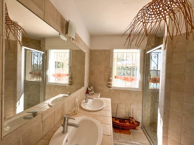 maison à vendre - 5 pièces - 140.0 m2 - CAVALAIRE SUR MER - 83 - PROVENCE-ALPES-COTE-D-AZUR - Century 21 Bianchi Transactions