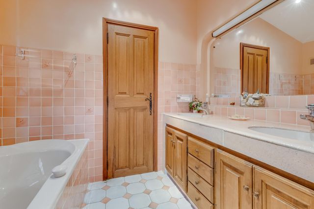 maison à vendre - 6 pièces - 160.0 m2 - CAVALAIRE SUR MER - 83 - PROVENCE-ALPES-COTE-D-AZUR - Century 21 Bianchi Transactions