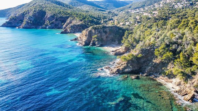 maison à vendre - 6 pièces - 160.0 m2 - CAVALAIRE SUR MER - 83 - PROVENCE-ALPES-COTE-D-AZUR - Century 21 Bianchi Transactions