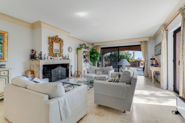 maison à vendre - 6 pièces - 160.0 m2 - CAVALAIRE SUR MER - 83 - PROVENCE-ALPES-COTE-D-AZUR - Century 21 Bianchi Transactions