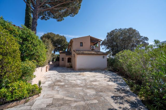 maison à vendre - 6 pièces - 160.0 m2 - CAVALAIRE SUR MER - 83 - PROVENCE-ALPES-COTE-D-AZUR - Century 21 Bianchi Transactions