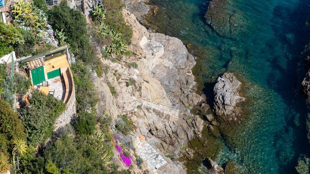 maison à vendre - 6 pièces - 160.0 m2 - CAVALAIRE SUR MER - 83 - PROVENCE-ALPES-COTE-D-AZUR - Century 21 Bianchi Transactions