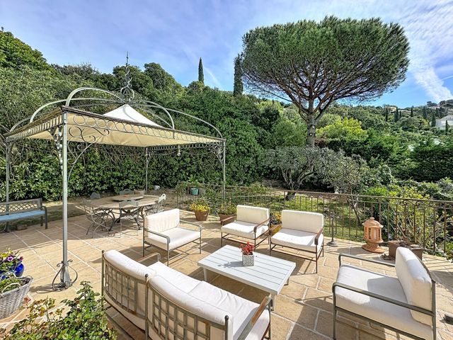 maison à vendre - 6 pièces - 133.0 m2 - CAVALAIRE SUR MER - 83 - PROVENCE-ALPES-COTE-D-AZUR - Century 21 Bianchi Transactions