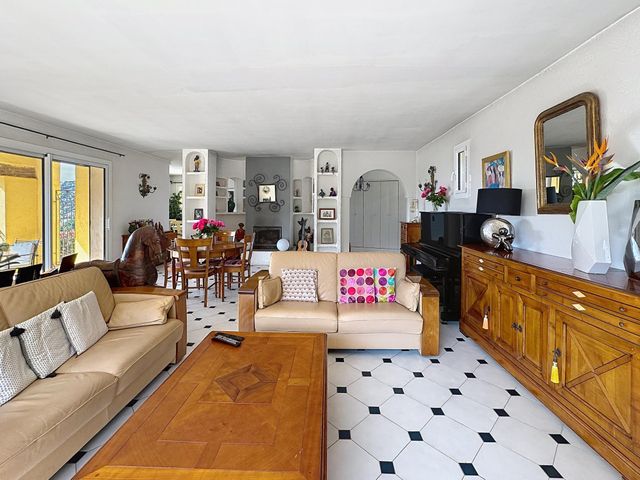 maison à vendre - 6 pièces - 133.0 m2 - CAVALAIRE SUR MER - 83 - PROVENCE-ALPES-COTE-D-AZUR - Century 21 Bianchi Transactions