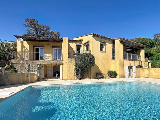 maison à vendre - 6 pièces - 133.0 m2 - CAVALAIRE SUR MER - 83 - PROVENCE-ALPES-COTE-D-AZUR - Century 21 Bianchi Transactions