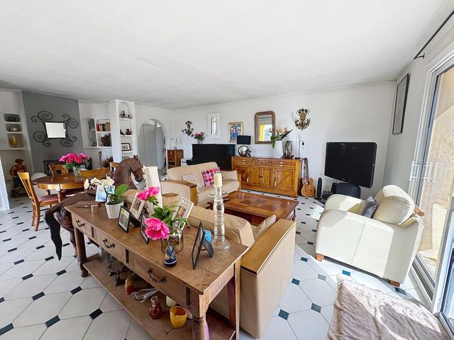 maison à vendre - 6 pièces - 133.0 m2 - CAVALAIRE SUR MER - 83 - PROVENCE-ALPES-COTE-D-AZUR - Century 21 Bianchi Transactions